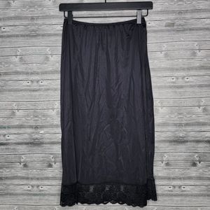 Vintage Maidenform Chantilly Black Half Slip with Lace Trim Size Medium